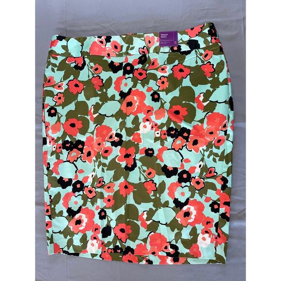 Lane Bryant Dresses & Skirts - Lane Bryant Rear Zip Stretch Floral Pencil Skirt. Floral, Women's 16. NWT!!